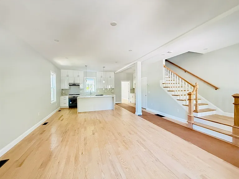 4 Baldwin St #4 — Photo 3