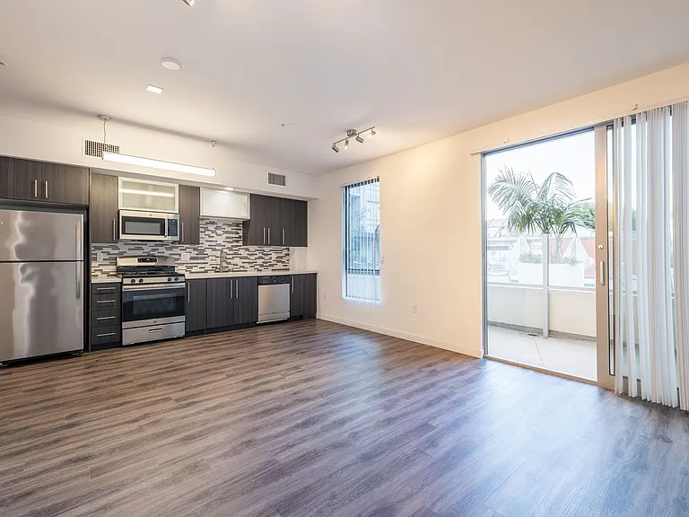 1400 FIG Apartments — Photo 41