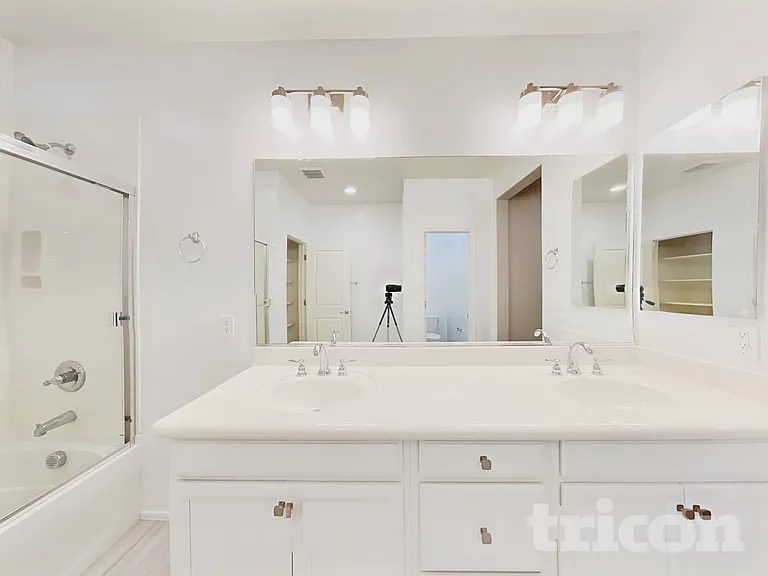 14989 W Wilshire Dr — Photo 9