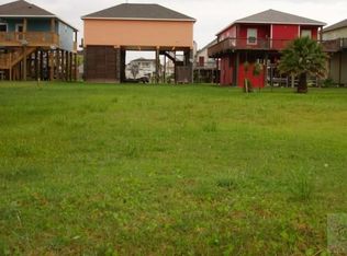 864 Gulfview Dr, Crystal Beach, TX 77650