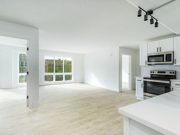 4th image of 700-734 S 17th St #303S
