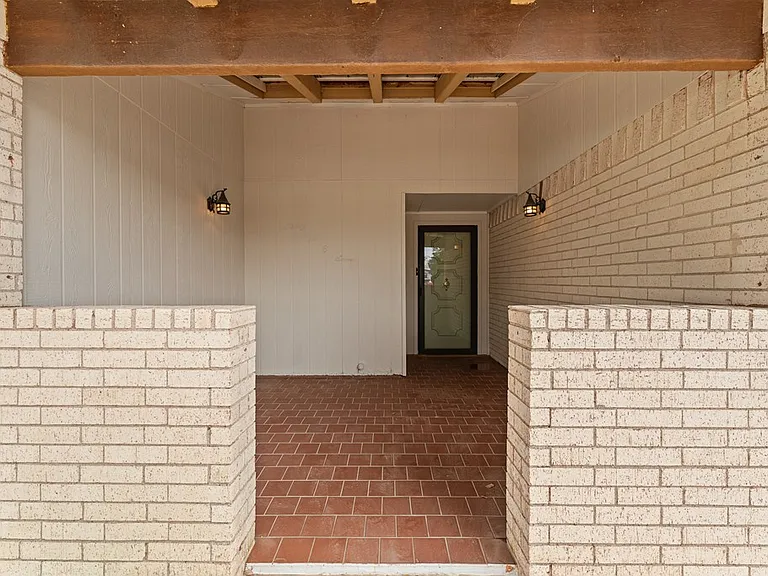 3607 W Michigan Ave — Photo 2