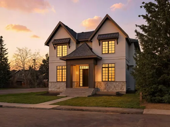 703 35th St NW, Calgary, AB T2N 2Z6