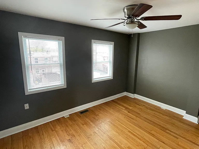 340 Gusryan St — Photo 16