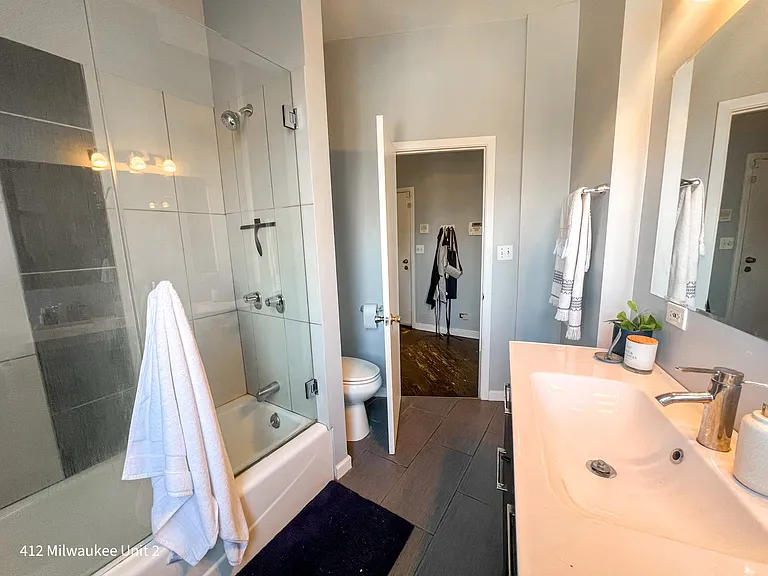 409 N. Milwaukee Ave. — Photo 11