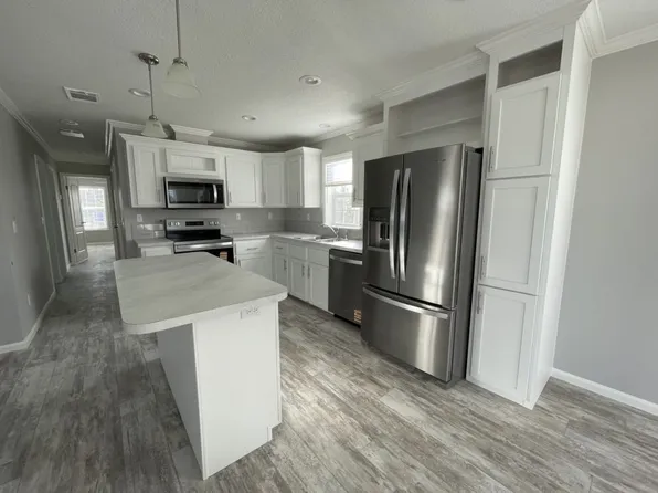 Windley - 28w Plan, Mid Florida Lakes