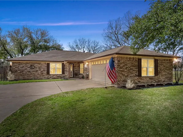 275 Parkhaven Dr, Woodway, TX 76712