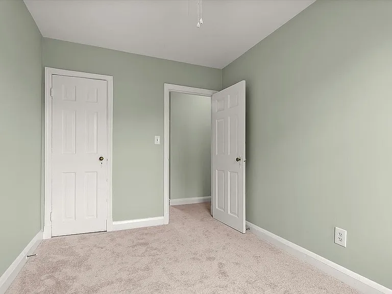 8 Enjay Ave — Photo 33
