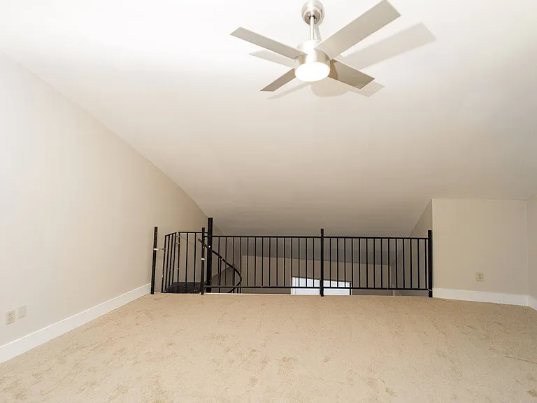 509 Main St #28 — Photo 9