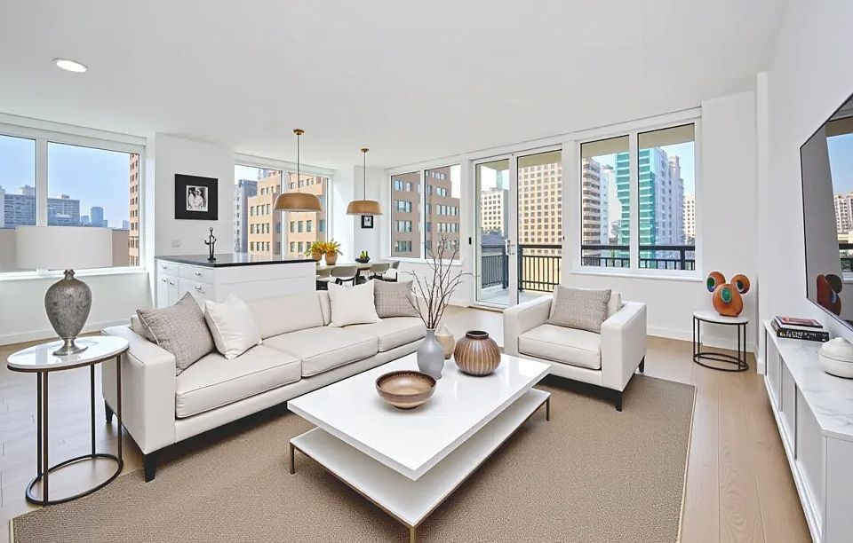 1st image of 70 W 37th St #1414