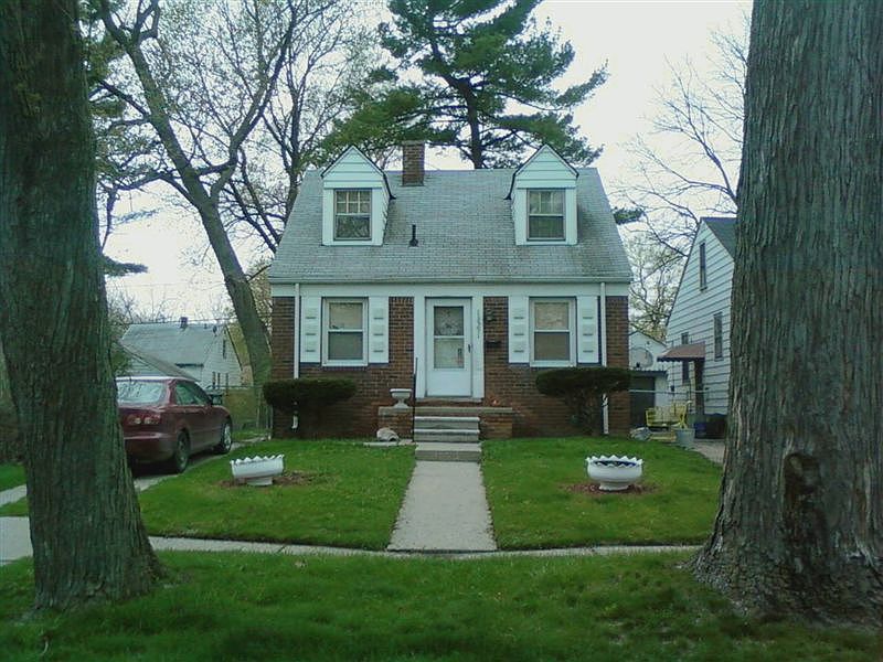 13591 Greenview 1