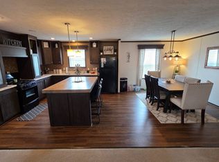 25791 Hanover Dr, Brownstown, MI 48134