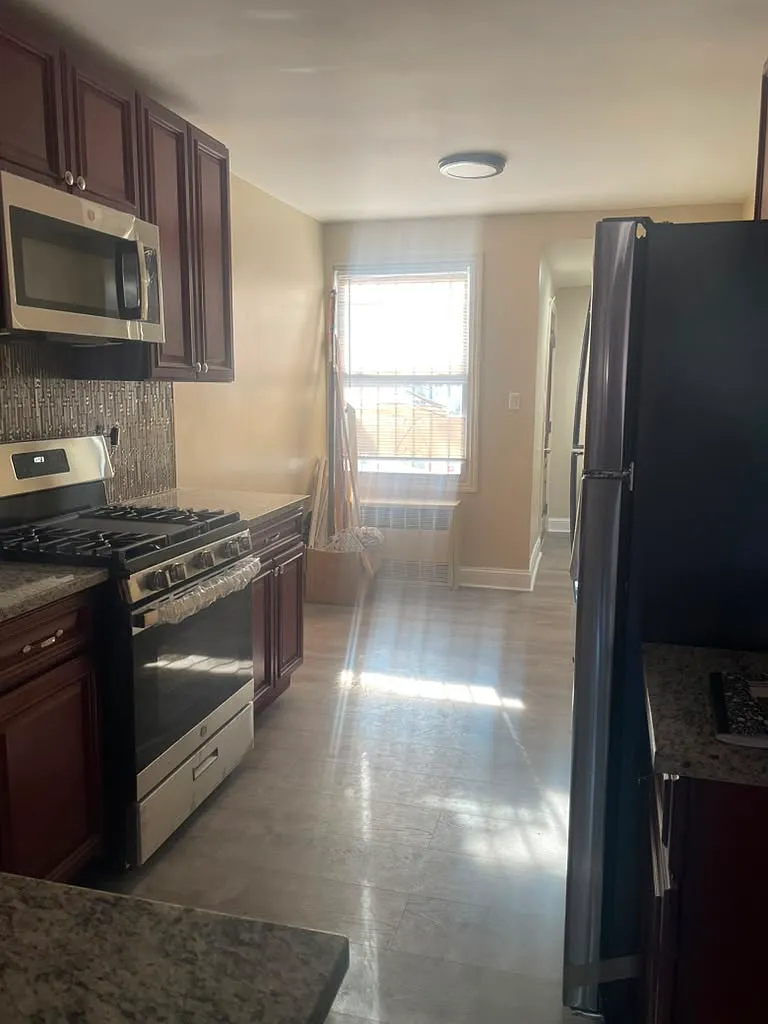 1 bed, $2,100 — Photo 4