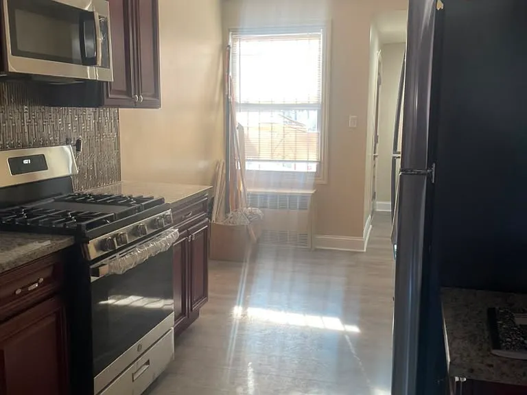 1335 E 100th St #2A — Photo 4