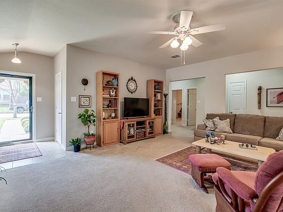 4th image of 2417 Creek Villas Dr