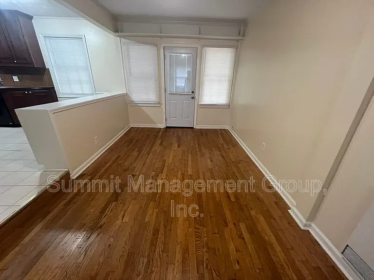 916 Curry Cir SE — Photo 15