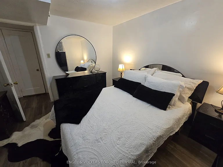 9 Shademaster Ct #BASEMENT — Photo 3