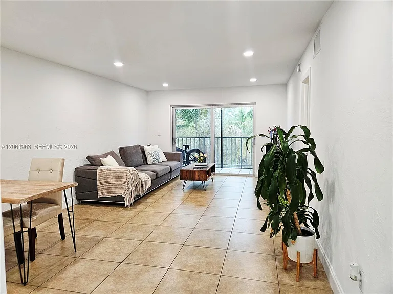 2620 NE 135th St #426 — Photo 4