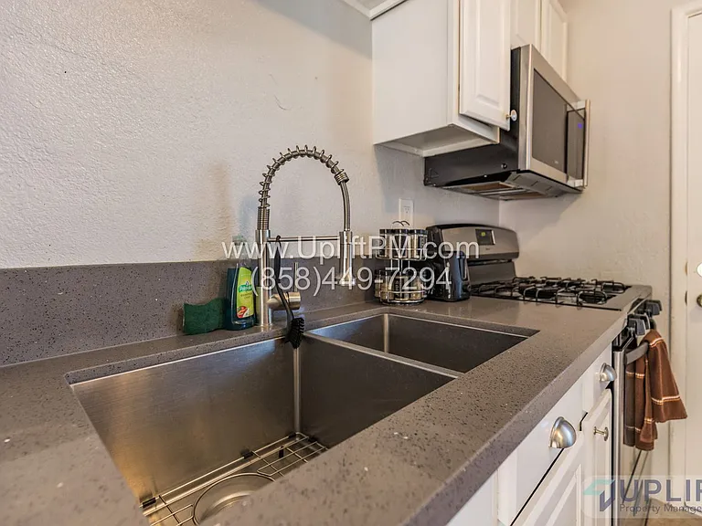 4827 Castle Ave — Photo 19