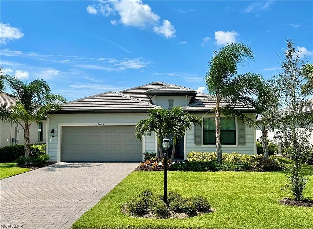 3 bed, 3.0 bath, 2202 sqft, $8,000 — Photo 2