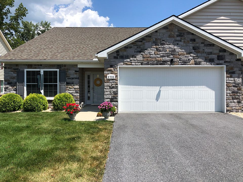 1st image of 9735 Cobble Stone Ct