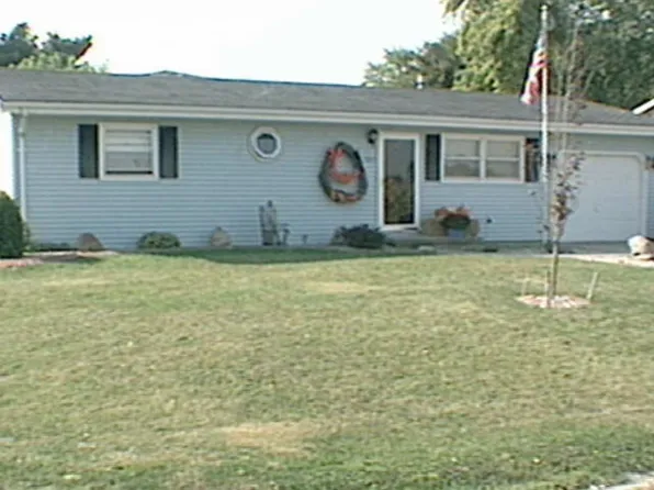 707 Walnut St, Humboldt, IL 61931