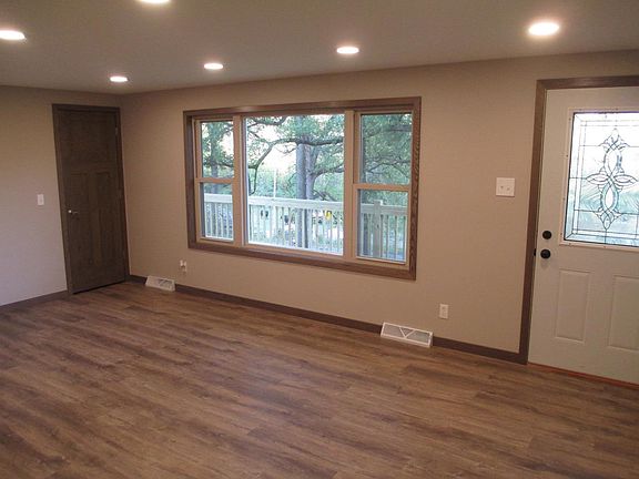 4th image of 27820 Pauls Hill Dr