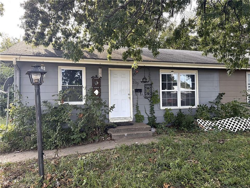 1st image of 205 N Mahaffie St