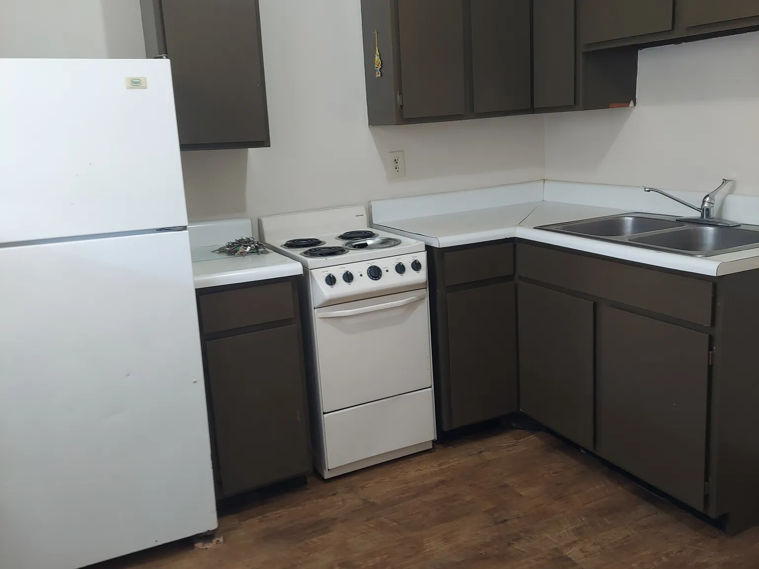 Hillview Apartments - 36 — Photo 3