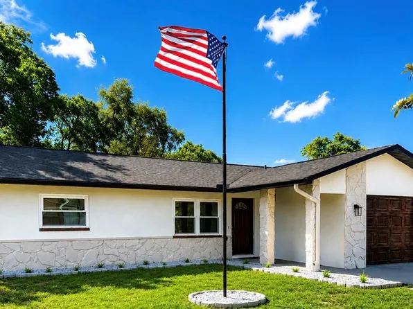 12914 Buckhorn Dr, Hudson, FL 34669