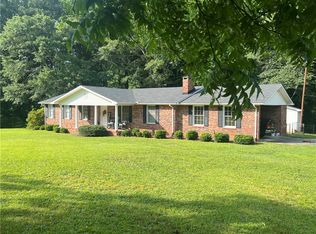 211 Elizabeth St, Honea Path, SC 29654