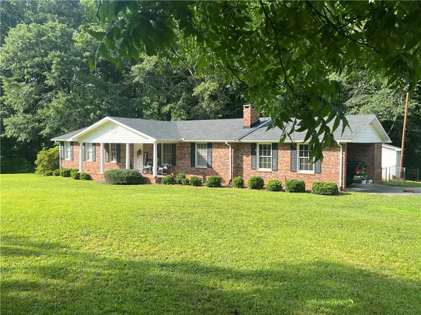 211 Elizabeth St, Honea Path, SC 29654