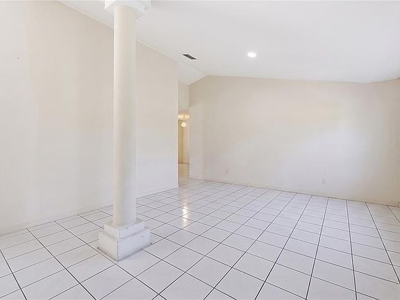 5th image of 2879 CYPRESSVIEW COURT