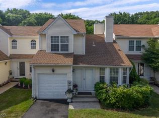17 Watchung Trl, Branchburg, NJ 08876