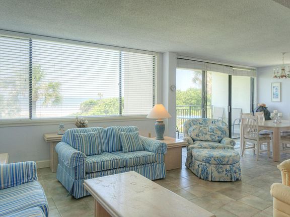 4th image of 1024 Captains Court Dr