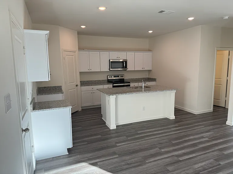 219 Savannah Way — Photo 5