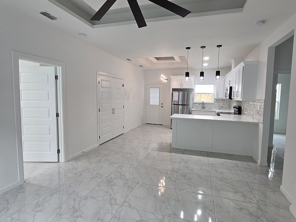 1st image of 918 N Abbey Ave #4