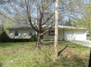 11528 Applewood Dr, Kansas City, MO 64134