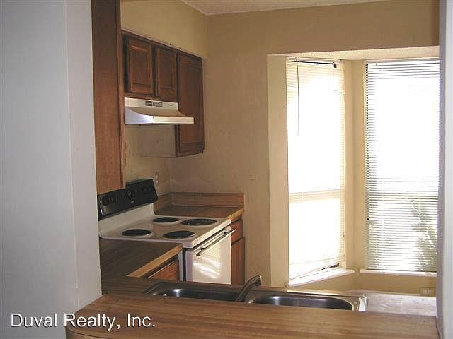 2nd image of 5661 Bennington Dr