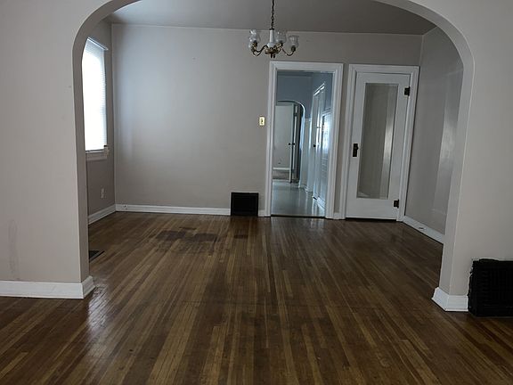 4th image of 45 S Linwood Ave #45
