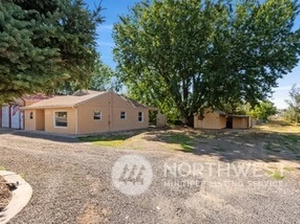 220 SE Lamperti Lane, College Place, WA 99324