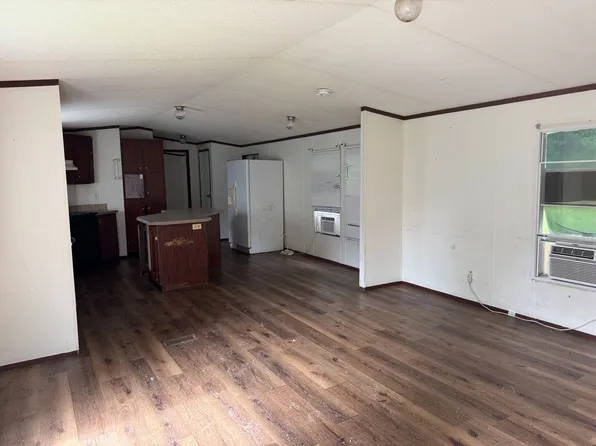 8863 Folly Brown Rd, Clinton, LA 70722