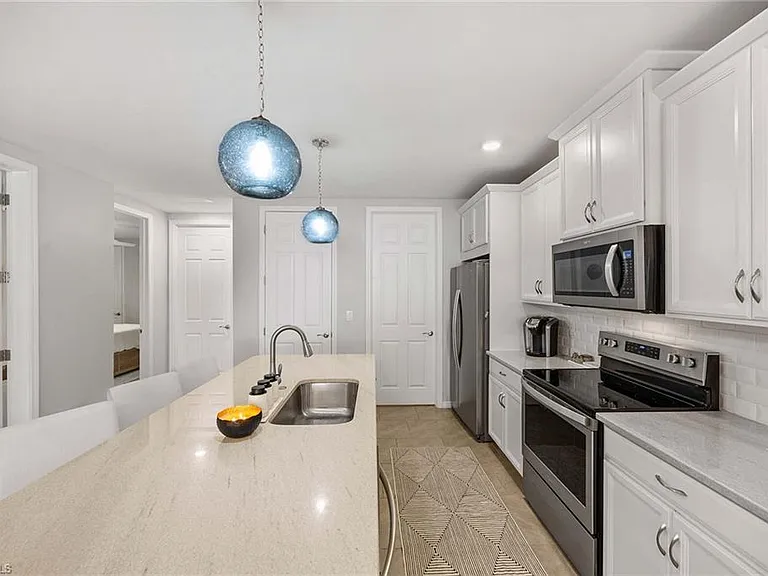 14610 Edgewater Cir — Photo 14