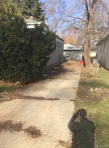 2nd image of 7519 Continental Ave