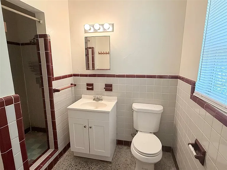1304 Browning St — Photo 14