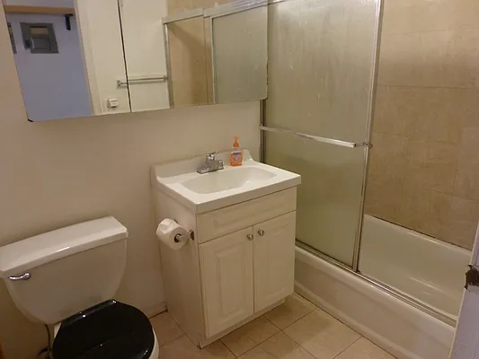 Rented by Charie Properties LLC | media 28