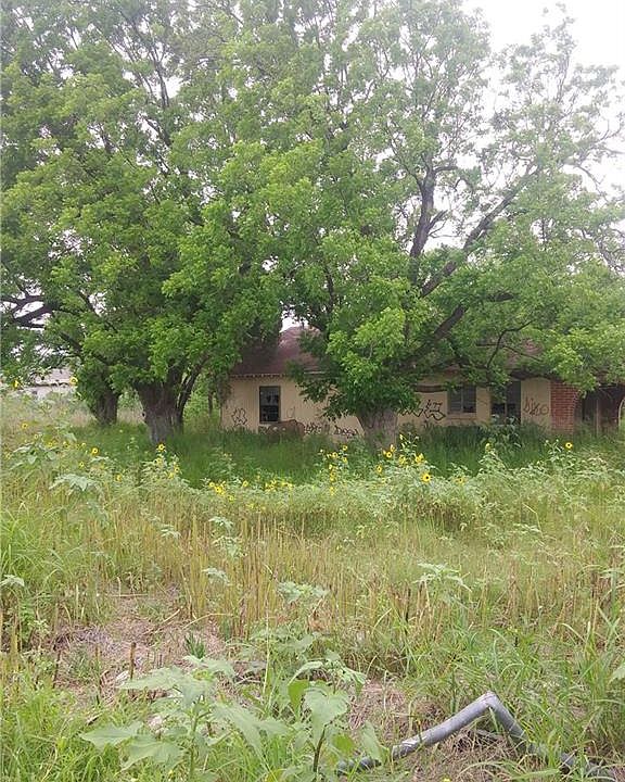 1st image of 800 S Trosper Blvd