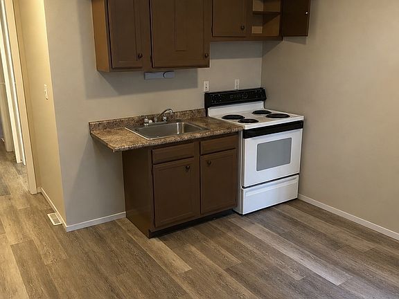 5th image of 2523 Wayne St
