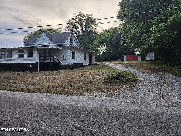 3rd image of 722 Hendrickson St