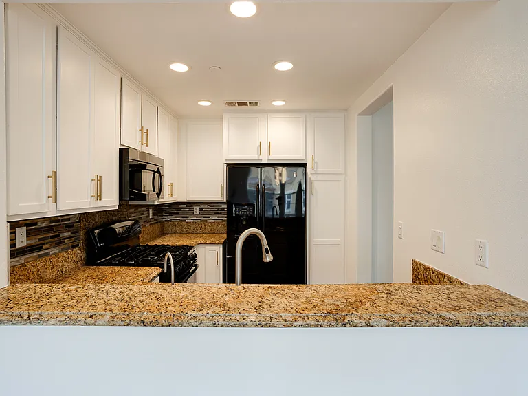 28566 Herrera St — Photo 15